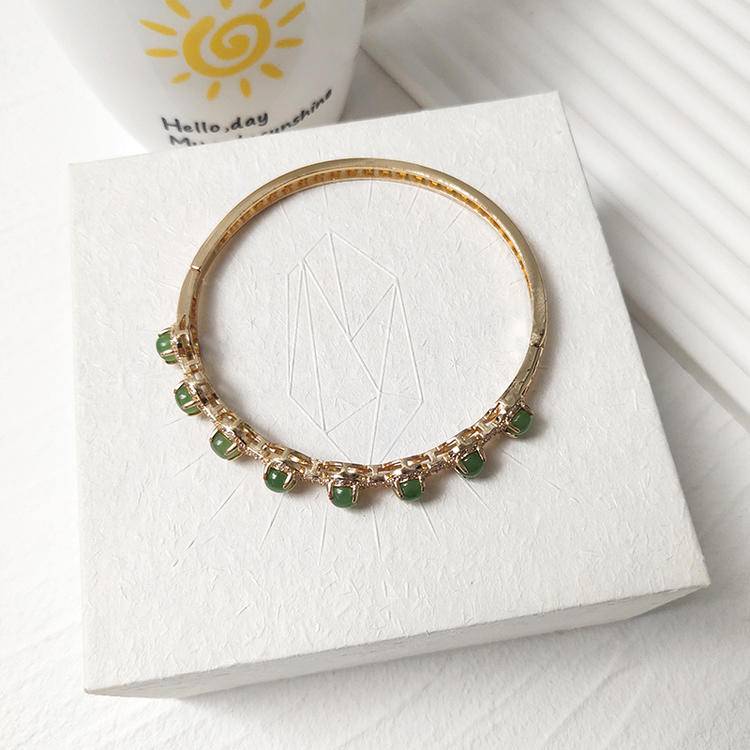 Hetian Jade Bracelet (Featured Series)