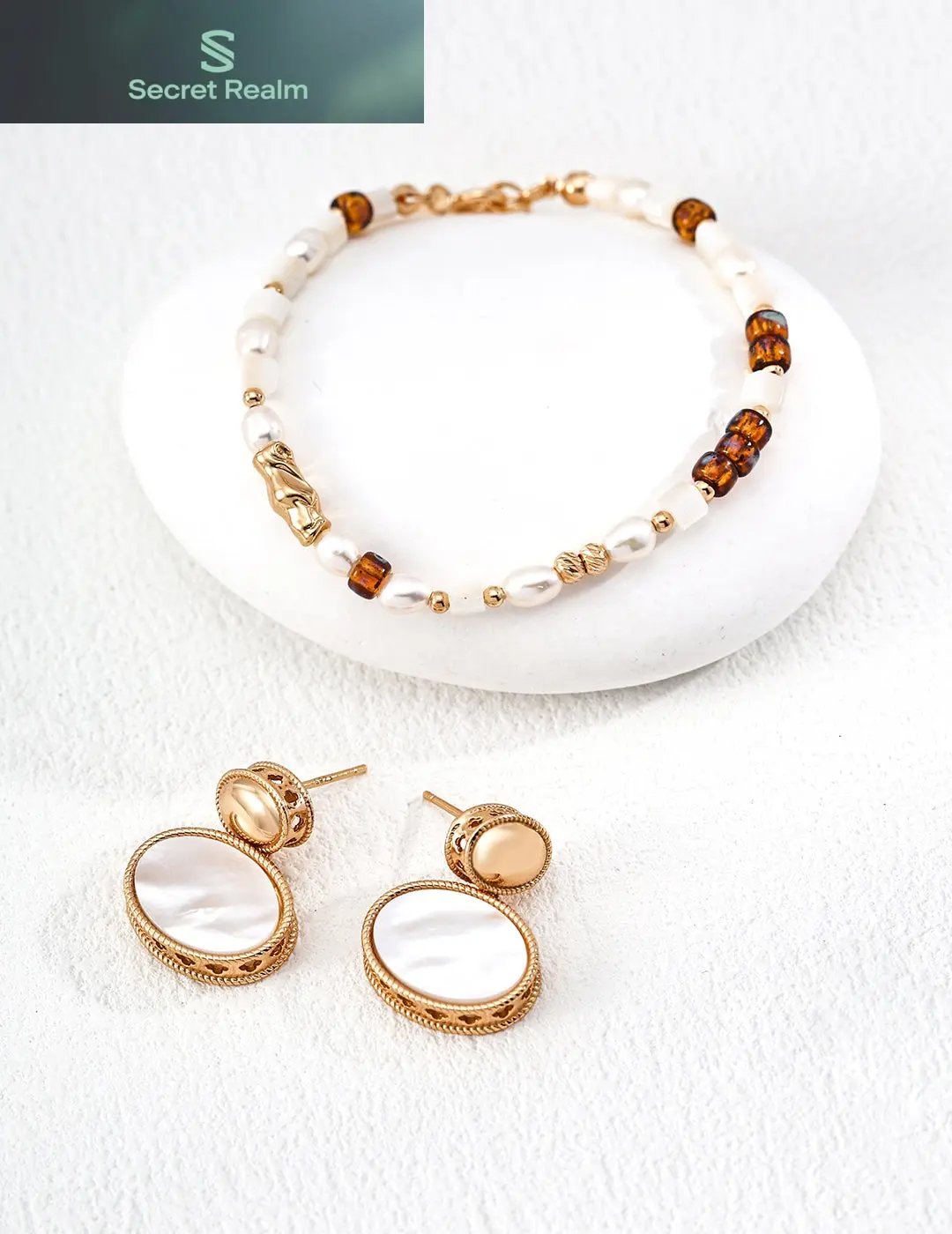 Silver jewelry, silver rings, silver bracelets, silver earrings, 925 silver, crystal bracelets, energy crystals, energy stones, feng shui bracelets