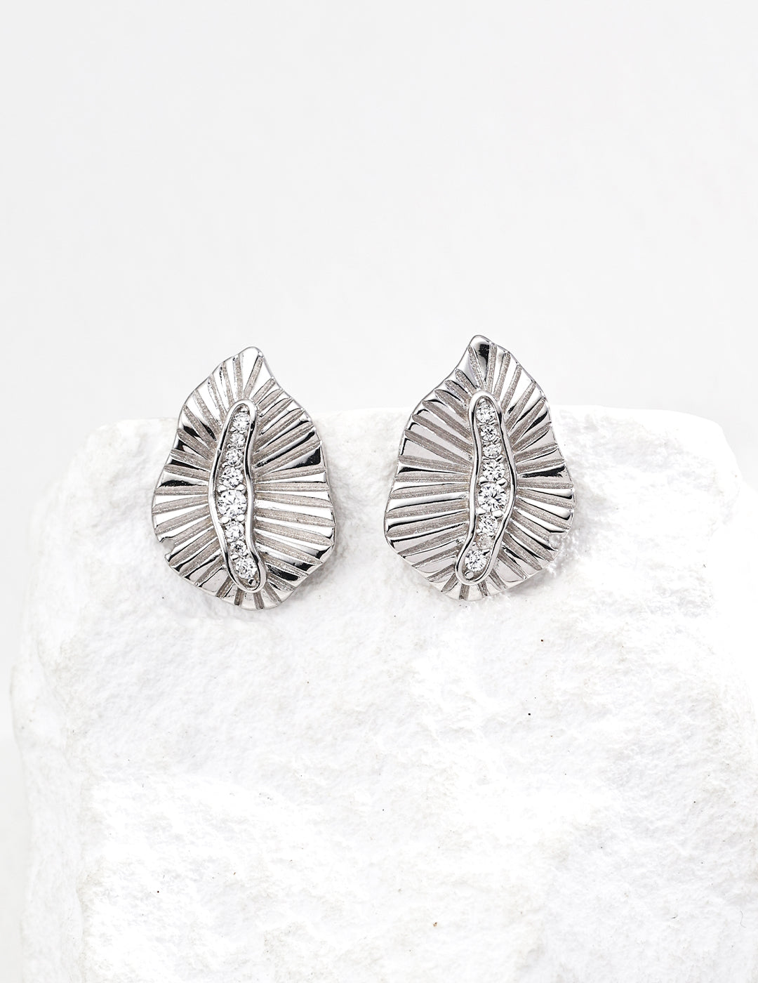 S925 silver vintage zircon earrings